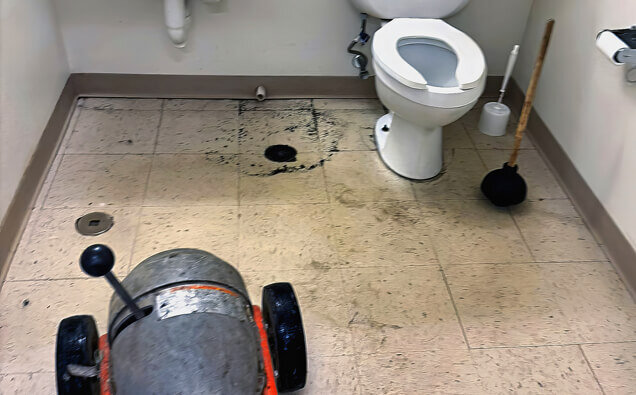 https://blockeddrainshighwycombe.com.au/uploads/2025/07/blocked-toilet-36908.jpg